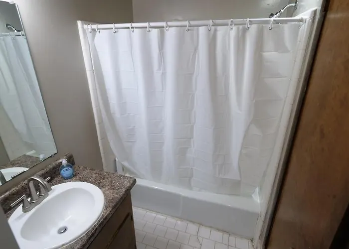 Convenient, Cozy, Cheap 5 Tallahassee